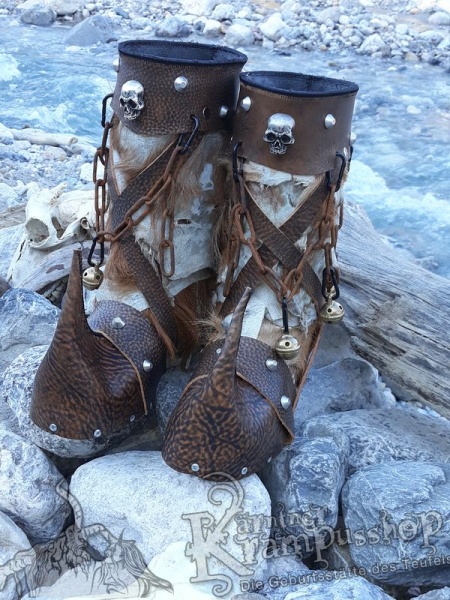 Krampusstiefel mit Spitzen Hellbraun Gefalzt