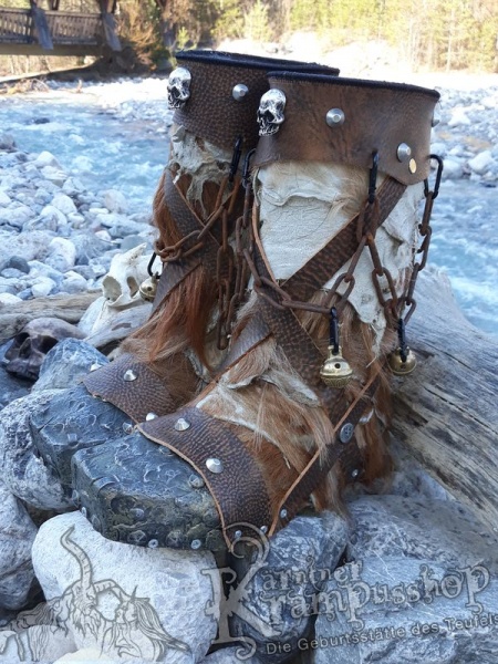 Krampusstiefel mit Kappen Hellbraun Gefalzt