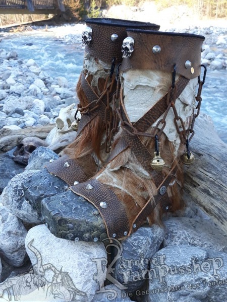 Krampusstiefel mit Kappen Hellbraun Gefalzt