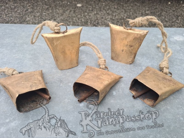 Urige Kuhbeutel eckig Antik am Strick Abverkauf