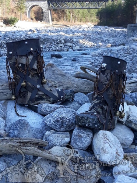 Krampusstiefel mit Kappen Braun Ledrig Antik