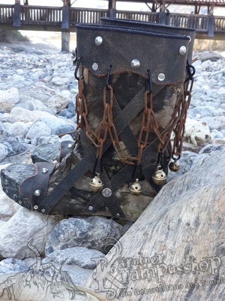Krampusstiefel mit Kappen Braun Ledrig Antik