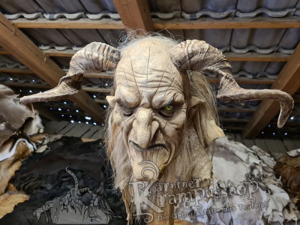 Heimische Widder NATUR Gerade gewachsen