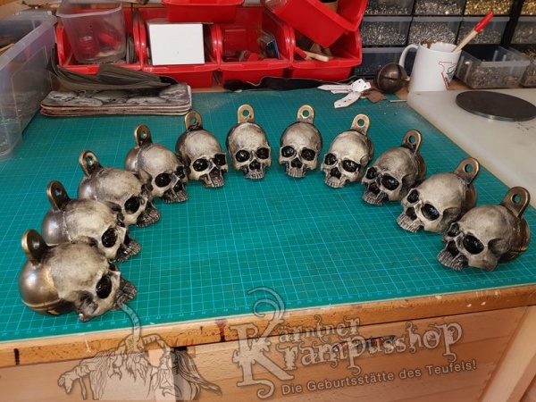 Hells Bells Schelle Skull