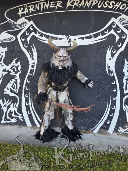 Neuer 2 Teiler Grau Fetzig