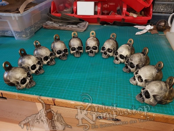 Hells Bells Schelle Skull