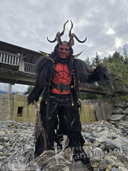 Neuer 3 Teiler Schwarz Rot