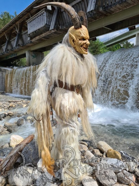 Hose Jacke mit Yak und Pferdeschweife