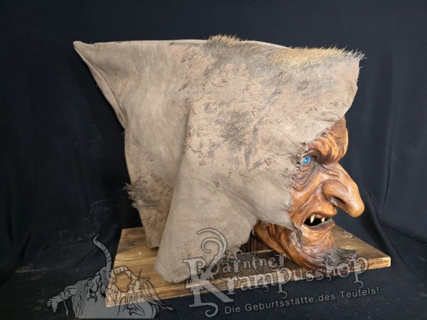 Kaputze BRAUN Ledrig SPITZ nach HINTEN