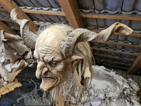 Heimische Widder NATUR Gerade gewachsen