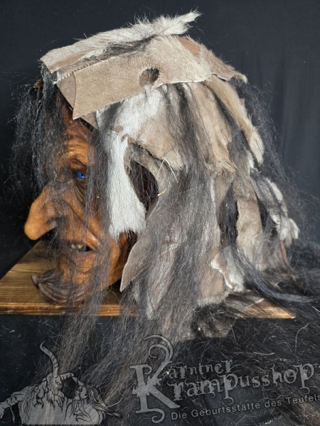 Kopffell Braun Fetzig mit Schwarzen Yaksträhnen