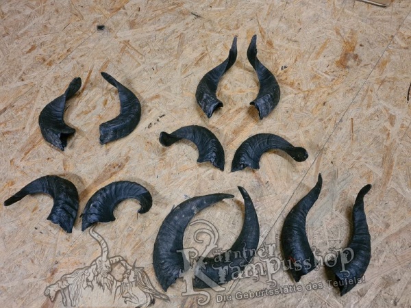 Widder Dunkel bis 30cm