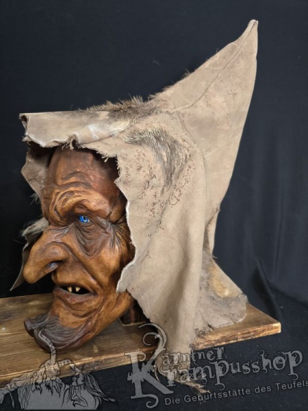 Kaputze BRAUN Ledrig SPITZ nach OBEN