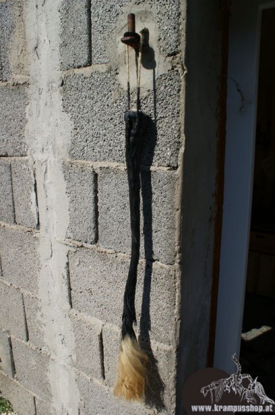 Latex Kuhschweife Farbe SCHWARZ