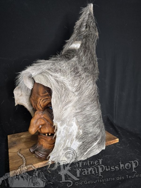 Kaputze GRAU Rassiert SPITZ nach OBEN