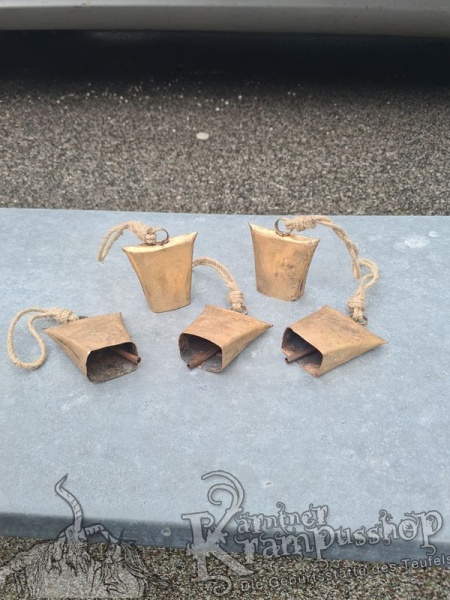 Urige Kuhbeutel eckig Antik am Strick Abverkauf