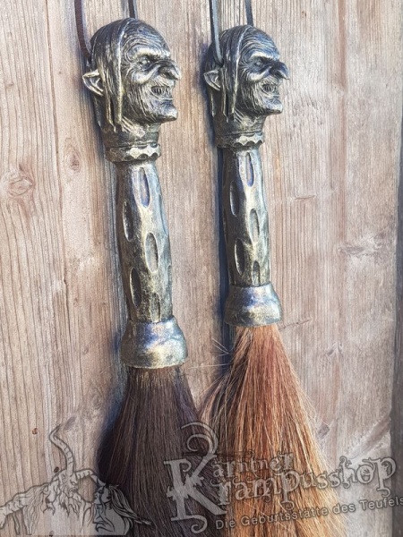 Pferdeschweif mit Stilgriff Hexe