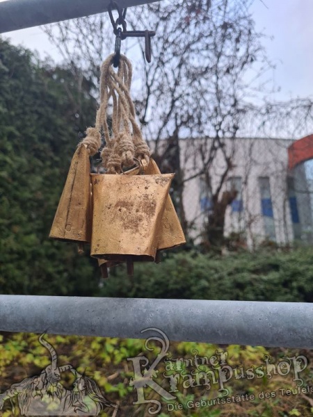 Urige Kuhbeutel eckig Antik am Strick Abverkauf