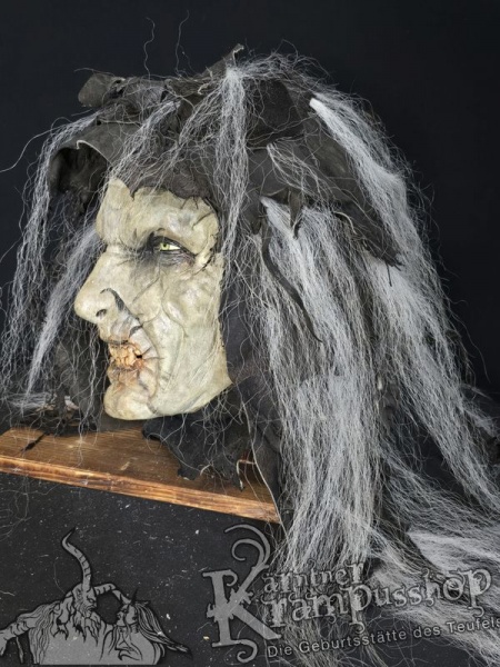 Kopffell Schwarz Fetzig mit Weißen Yaksträhnen