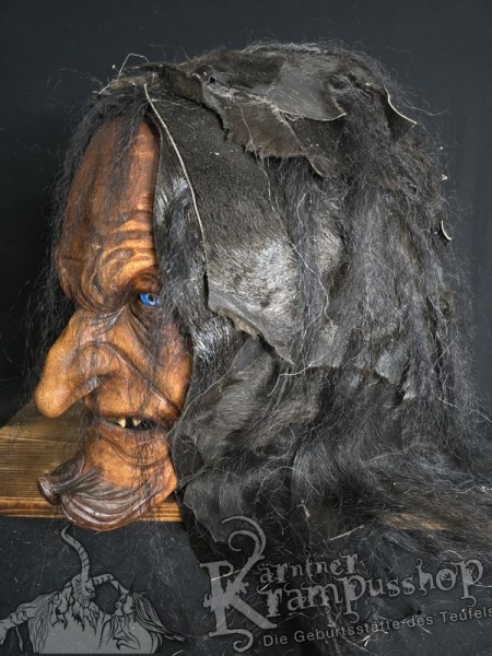 Kopffell Schwarz Fetzig mit Schwarzen Yaksträhnen