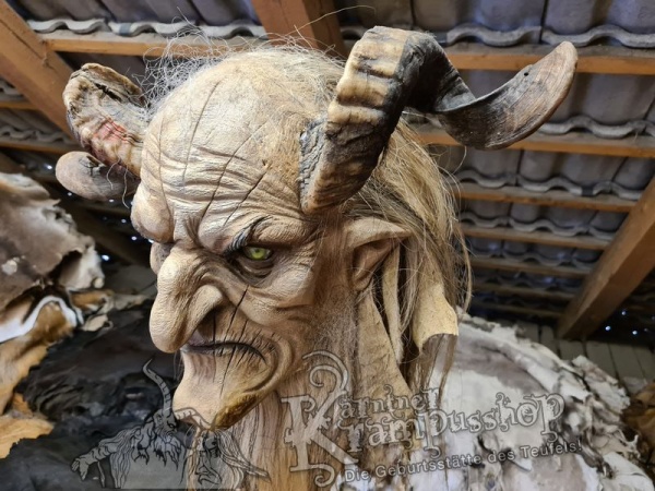 Heimische Widder NATUR Gerade gewachsen