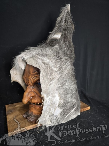 Kaputze GRAU Rassiert SPITZ nach OBEN