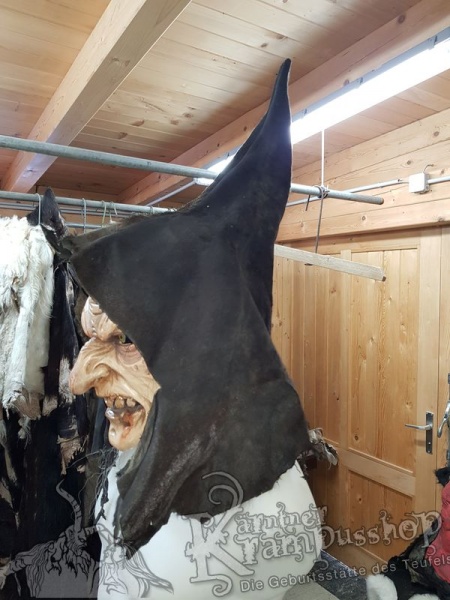 Spitzkaputze Schwarz Ledrig