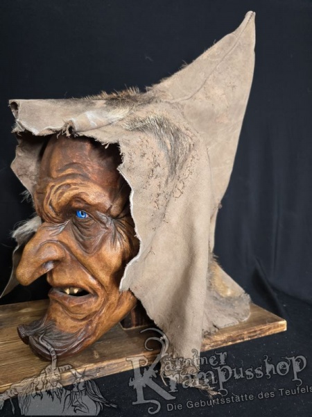 Kaputze BRAUN Ledrig SPITZ nach OBEN