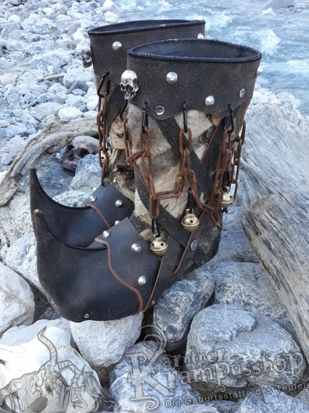Krampusstiefel mit Spitzen Ledrig Braun Antik