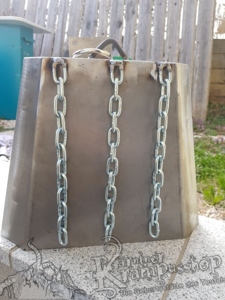 Balken-Trichterglocke Klein Blank mit Kette