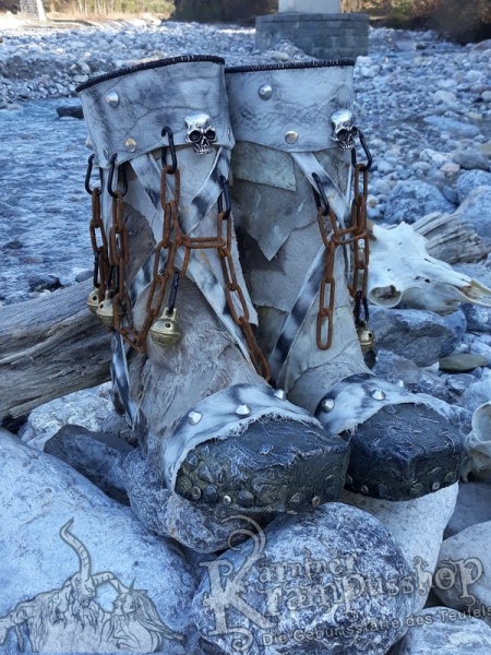 Krampusstiefel mit Kappen Grau Ledrig Antik