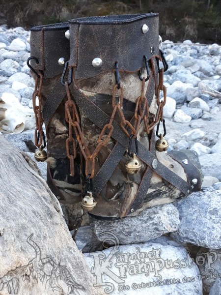 Krampusstiefel mit Kappen Braun Ledrig Antik