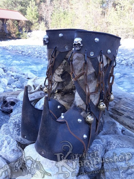 Krampusstiefel mit Spitzen Ledrig Braun Antik