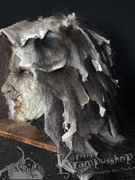 Kopffell Grau Fetzig mit Schwarz Yaksträhnen