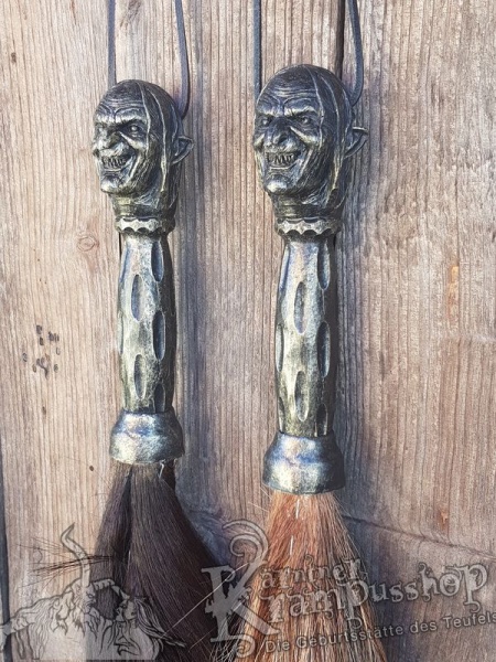 Pferdeschweif mit Stilgriff Hexe