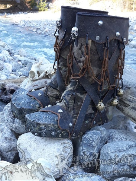Krampusstiefel mit Kappen Braun Ledrig Antik