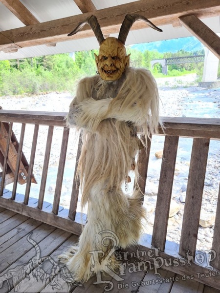 Hose Jacke mit Yak und Pferdeschweife