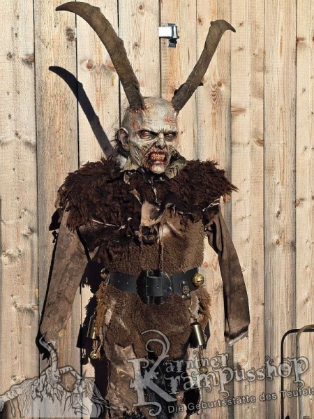 Schichtige Frackjacke