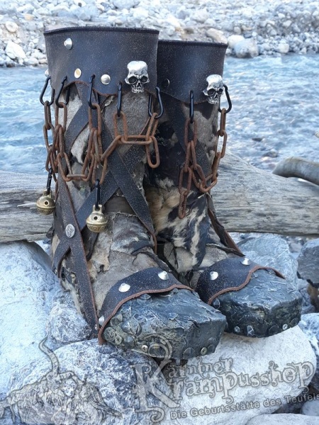 Krampusstiefel mit Kappen Braun Ledrig Antik