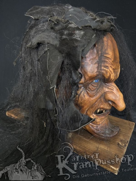 Kopffell Schwarz Fetzig mit Schwarzen Yaksträhnen