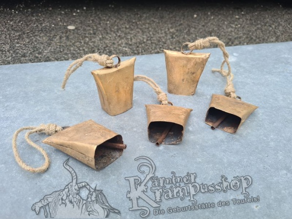 Urige Kuhbeutel eckig Antik am Strick Abverkauf