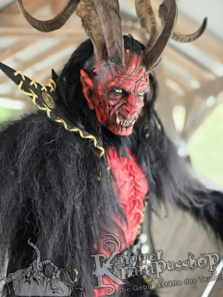 Neuer 3 Teiler Schwarz Rot