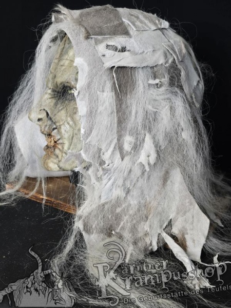 Kopffell Grau Fetzig mit Weiss Yaksträhnen