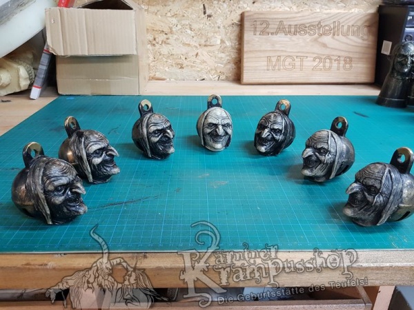 Hells Bells Schelle Hexe