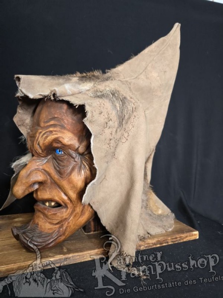 Kaputze BRAUN Ledrig SPITZ nach OBEN