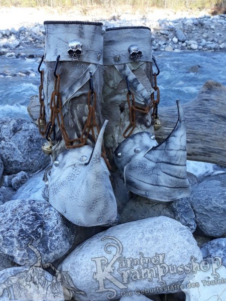 Krampusstiefel mit Spitzen Ledrig Grau Antik