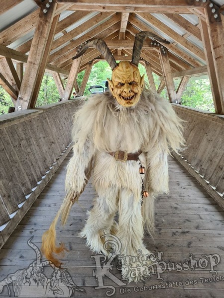 Hose Jacke mit Yak und Pferdeschweife