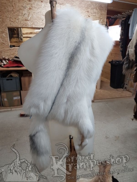 Polar Fuchs Weiss