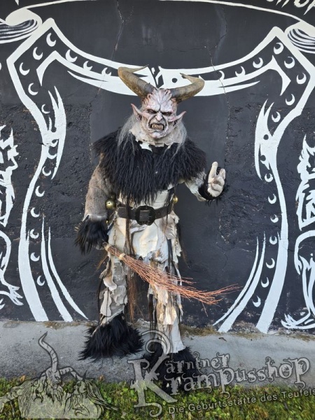 Neuer 2 Teiler Grau Fetzig