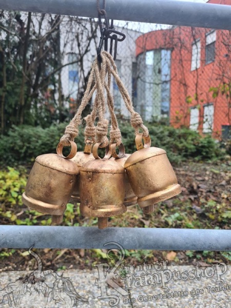 Urige Rohrglocke Antik am Strick Abverkauf